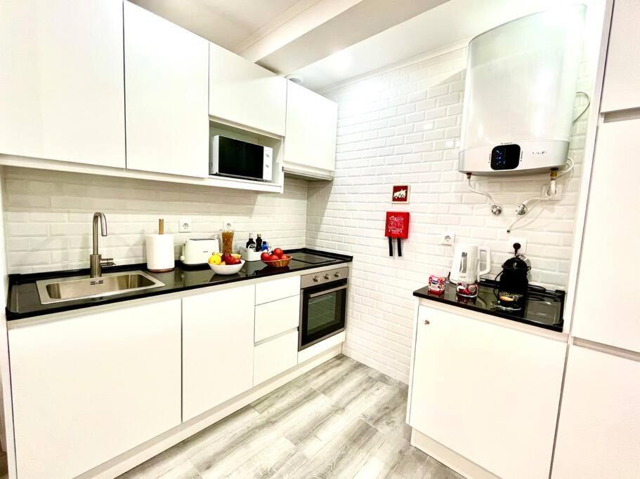 New-Romantic Studio Near The Beach! Paco de Arcos Exterior photo